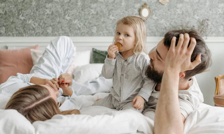 "Pani Kowalska, Mam na Imię Emilia, a To Jest Pani Wnuk - Jakub. Ma Już Sześć Lat": Syn Twierdzi, że Nic Nie Wie o Dziecku, Może Nie Być Jego